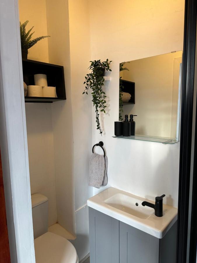 Modern En Suite Bedroom Close To City Centre Лідс Екстер'єр фото