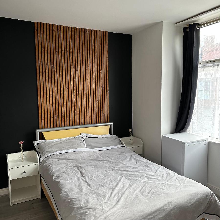 Modern En Suite Bedroom Close To City Centre Лідс Екстер'єр фото